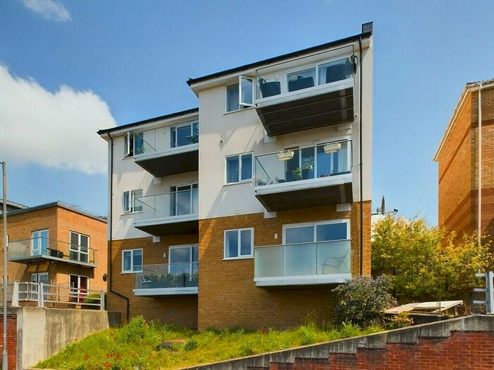 1 Bedroom Flat To Rent In Jem House, Grove Gardens, High Wycombe, HP13