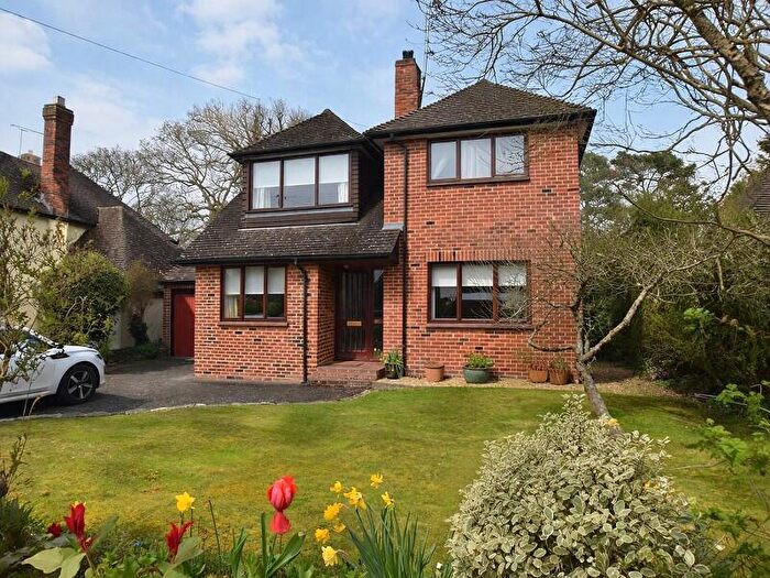 4 Bedroom Detached House To Rent In Hurstbourne Avenue, Christchurch, Dorset., BH23