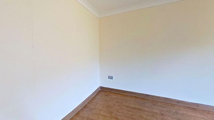 1 Bedroom Flat For Sale In Flat Llys Newydd, Tir Einon, Llanelli, Dyfed, SA14