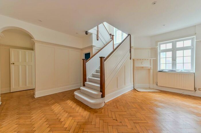 4 Bedroom House To Rent In Holly Lodge Gardens, Highgate, London, N6