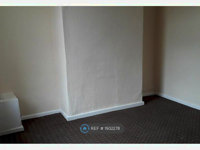 2 Bedroom Flat To Rent In Exchange Street, Colne, BB8