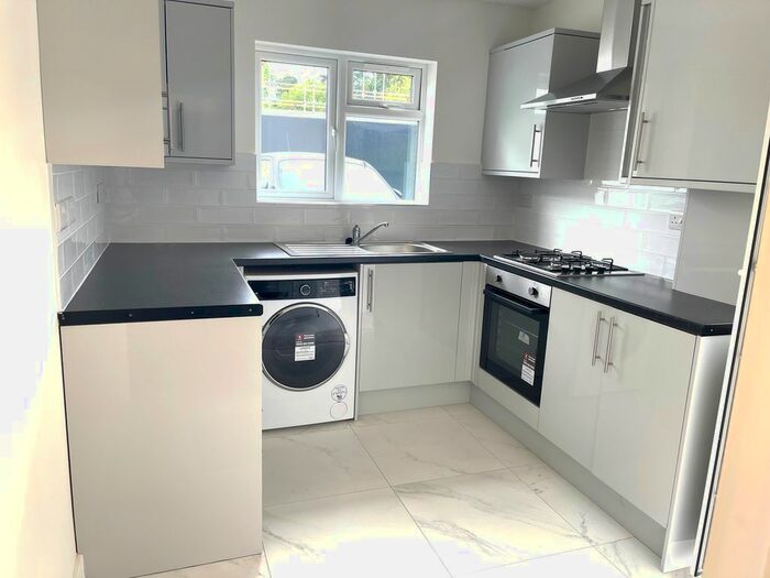 2 Bedroom Maisonette To Rent In High Street, Bagshot, GU19