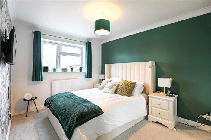 3 Bedroom End Of Terrace House For Sale In Finedon Street, Burton Latimer, NN15