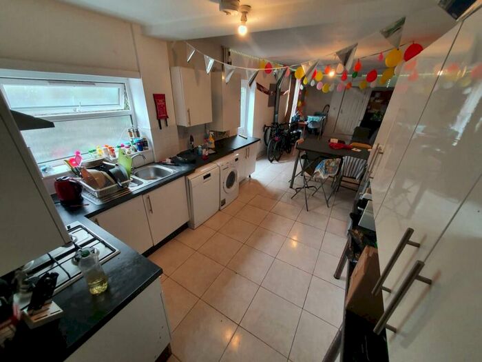 1 Bedroom House To Rent In Ruthin Gardens (Rooms), Cathays, CF24
