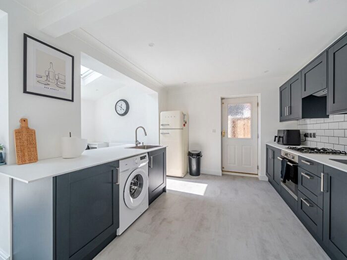 3 Bedroom Detached House For Sale In Maryfield Gardens, Ossett, West Yorkshire, WF5