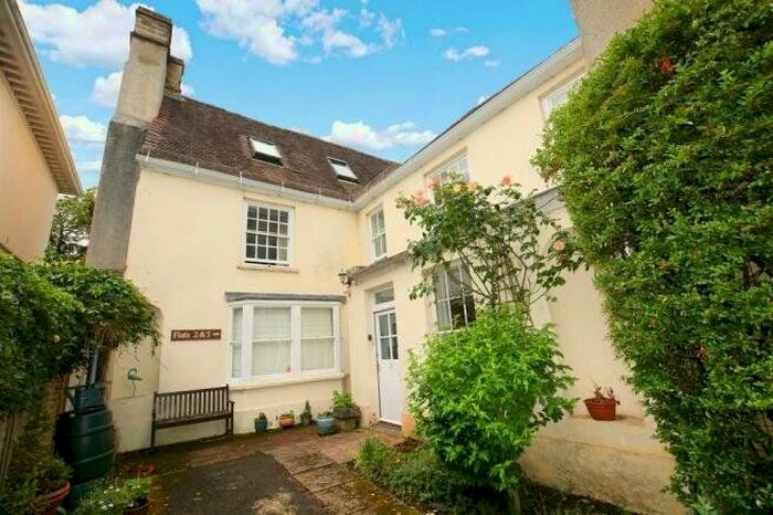 2 Bedroom Flat To Rent In The Elms, Gloucester Street, Faringdon, SN7