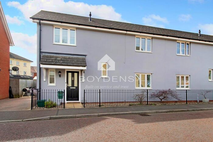 3 Bedroom Semi-Detached House To Rent In Gratian Close, Highwoods, Colchester, CO4