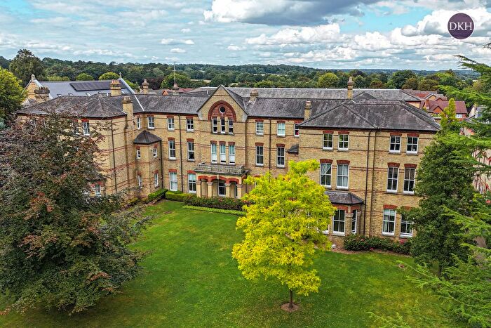 2 Bedroom Flat For Sale In Leavesden Court, Mallard Road, Abbots Langley, WD5
