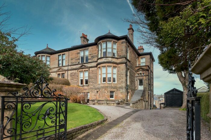 2 Bedroom Flat To Rent In Hamilton Avenue, Glasgow, Scotland, G41