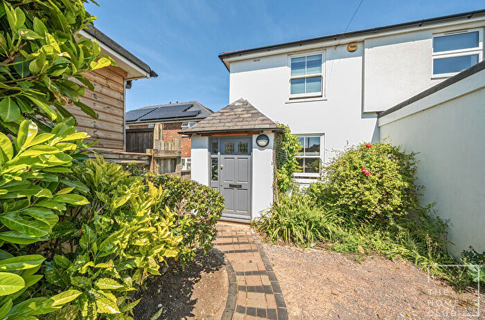 3 Bedroom Semi-Detached House To Rent In Aldershot Road, Guildford, GU2