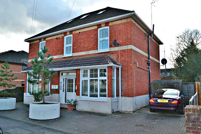 1 Bedroom Flat To Rent In Lumley Road, Horley, RH6