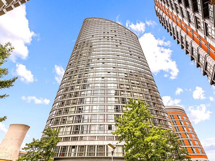 Studio To Rent In Ontario Tower, Canary Wharf, London, London, E14