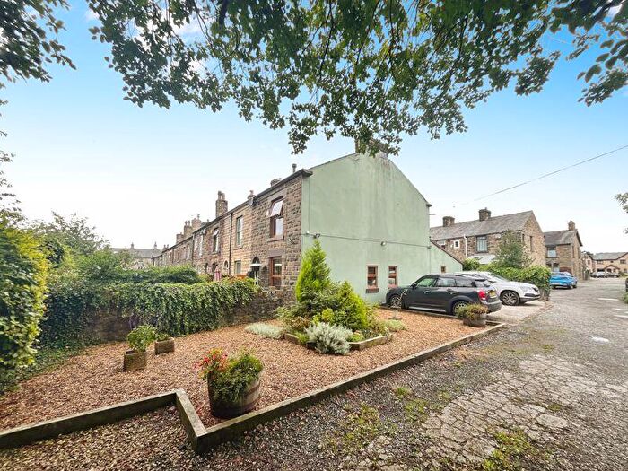 2 Bedroom Cottage For Sale In Charlotte Street, Chapeltown, BL7