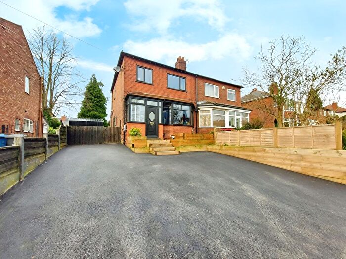 3 Bedroom Semi-Detached House For Sale In Folly Lane, Swinton, M27