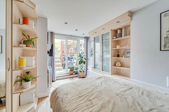 1 Bedroom Apartment For Sale In Forburg Road, Stoke Newington, London, N16