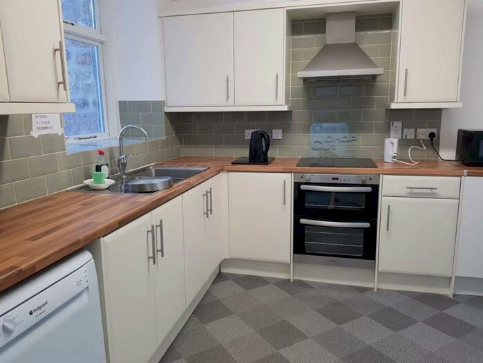 8 Bedroom Private Hall To Rent In St. Leonards Gate, Lancaster, LA1