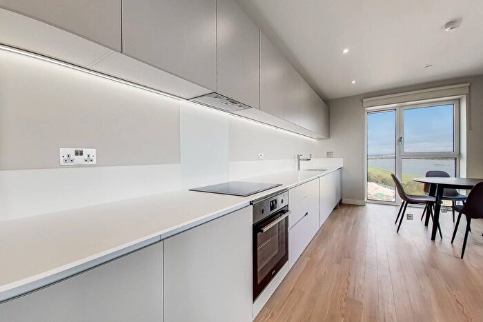 2 Bedroom Flat To Rent In Ferry Lane, Tottenham, London, N17