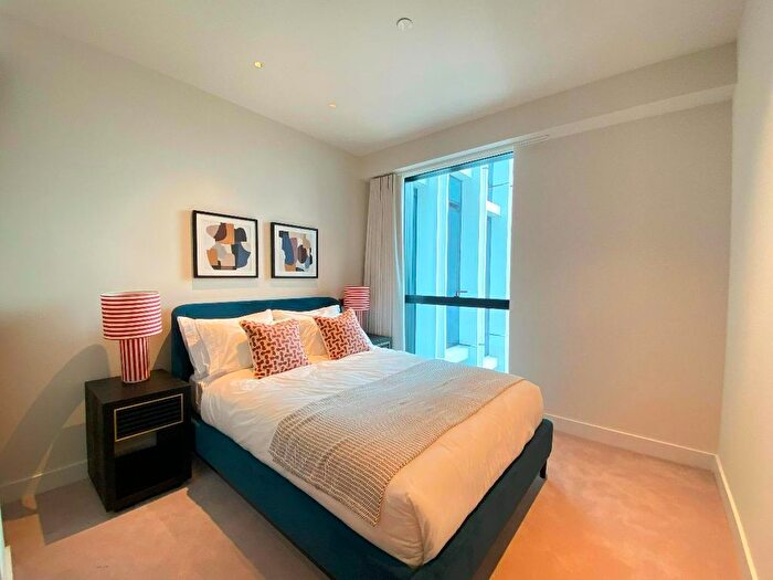 2 Bedroom Flat To Rent In Apartment, Nine Elms Lane, London, SW8