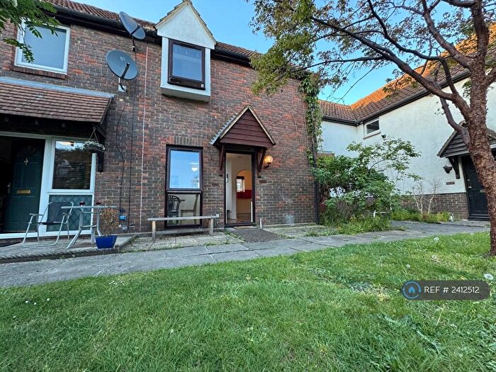 1 Bedroom Terraced House To Rent In Abbey Garden, London, SE16