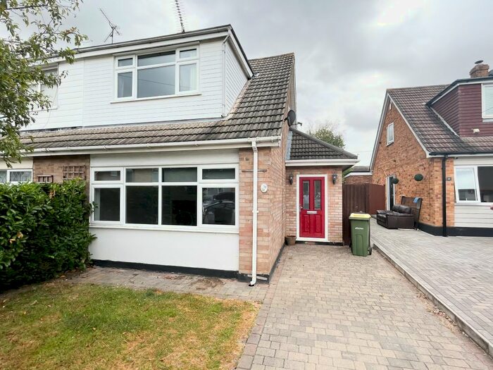 2 Bedroom Semi-Detached House To Rent In Manor Road, Hockley, SS5