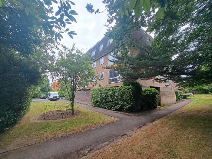 2 Bedroom Apartment To Rent In Addlestone Park, Addlestone, KT15