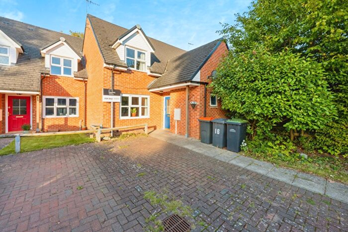 2 Bedroom Terraced House For Sale In Kings Close, Bedford, MK44
