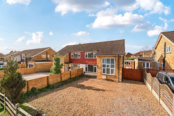 3 Bedroom Semi Detached House For Sale In Jenner Drive, West End, Woking, GU24