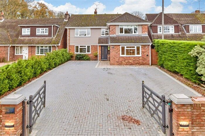 5 Bedroom Detached House For Sale In Bromley Green Road, Ruckinge, Ashford, Kent, TN26