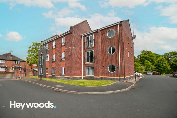 2 Bedroom Flat For Sale In Victoria House, Scholars Court, Penkhull, Stoke On Trent, ST4