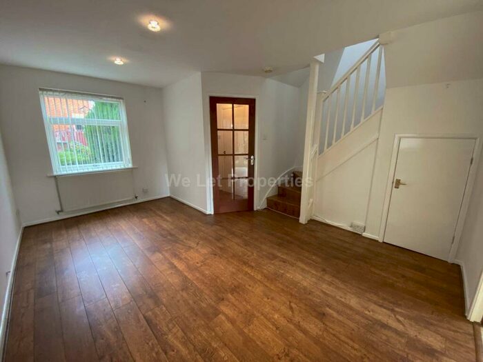 3 Bedroom House To Rent In Whimberry Close, Salford, M5