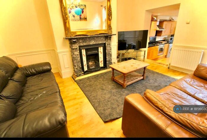 6 Bedroom Terraced House To Rent In Shortridge Terrace, Newcastle Upon Tyne, NE2
