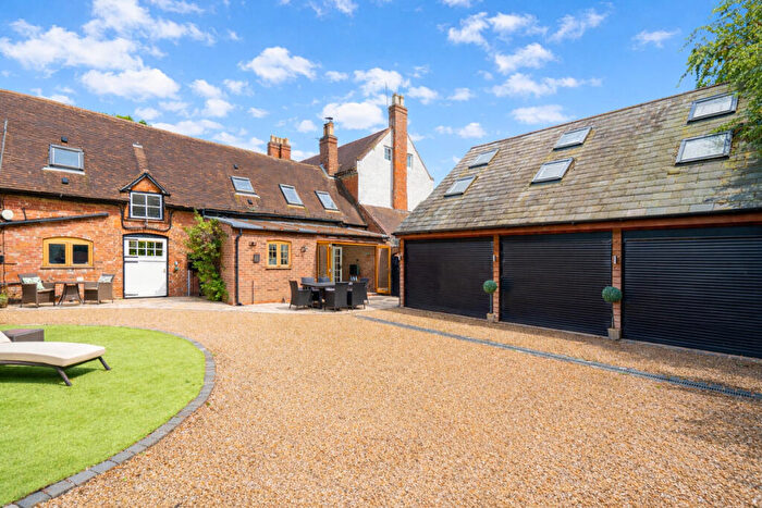 3 Bedroom Barn Conversion For Sale In Shrewley, Warwick, Bed + Studio + En-Suites, CV35