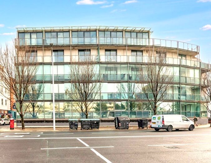 2 Bedroom Flat For Sale In Flat Glass Pavilion, Princes Street, Brighton, BN2