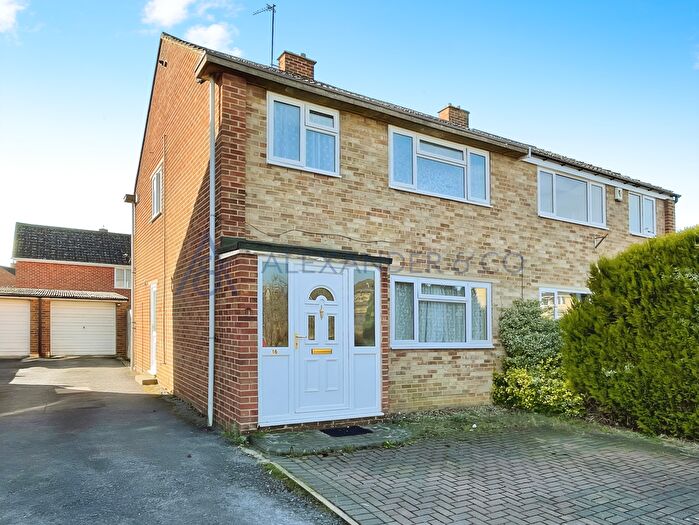 3 Bedroom Semi-Detached House To Rent In Churchill Road, Bicester, OX26