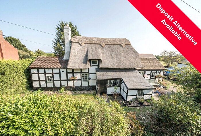 4 Bedroom Cottage To Rent In Swan Lane, Stoke Orchard, Cheltenham, Gloucestershire, GL52