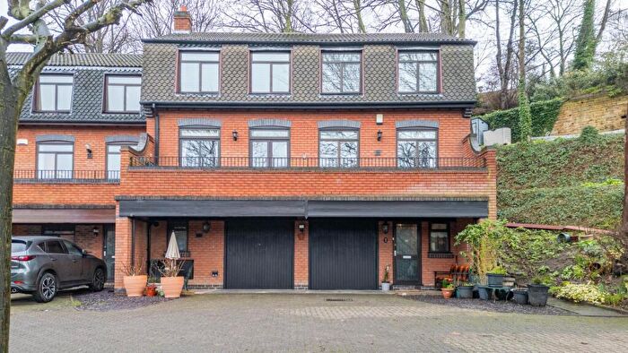 3 Bedroom End Of Terrace House For Sale In Tennis Mews, Nottingham, NG7
