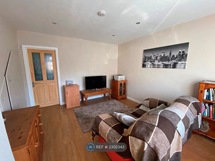 2 Bedroom Terraced House To Rent In Ashmore Road, Reading, RG2