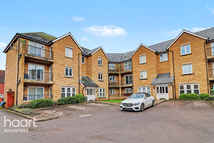 2 Bedroom Apartment To Rent In Mortimer Way, Witham, CM8