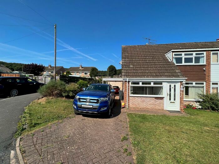 3 Bedroom Semi-Detached House To Rent In Shelley Road, Dursley, GL11