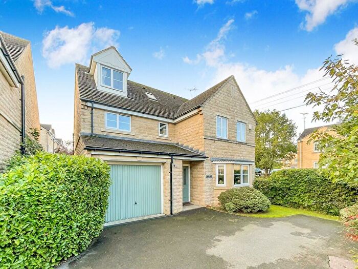 5 Bedroom Detached House For Sale In Hanby Close, Fenay Bridge, Huddersfield, West Yorkshire, HD8