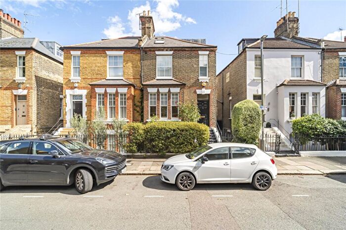 4 Bedroom Semi-Detached House For Sale In Alexandra Avenue, London, SW11