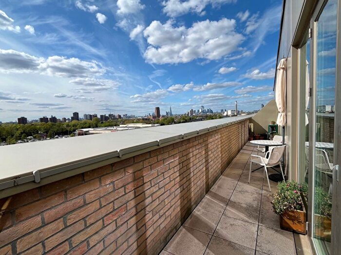 1 Bedroom Flat For Sale In Bond House, Goodwood Road, London, SE14