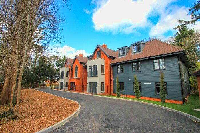 2 Bedroom Flat To Rent In Salisbury Road, Worcester Park, KT4