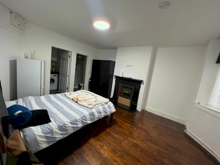 Studio To Rent In Sherrick Green Road, Dollis Hill, NW10