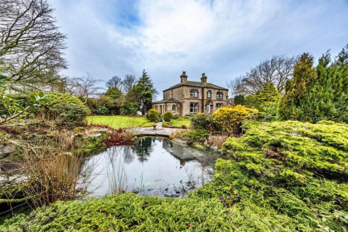 4 Bedroom Detached House For Sale In Dunford Road, Hade Edge, Holmfirth, HD9