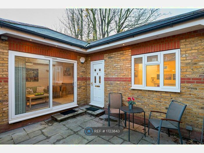 1 Bedroom Bungalow To Rent In Maclaren Mews, London, SW15