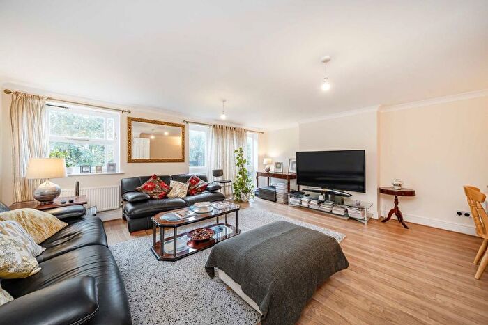 4 Bedroom Terraced House To Rent In Massingberd Way, Tooting, SW17