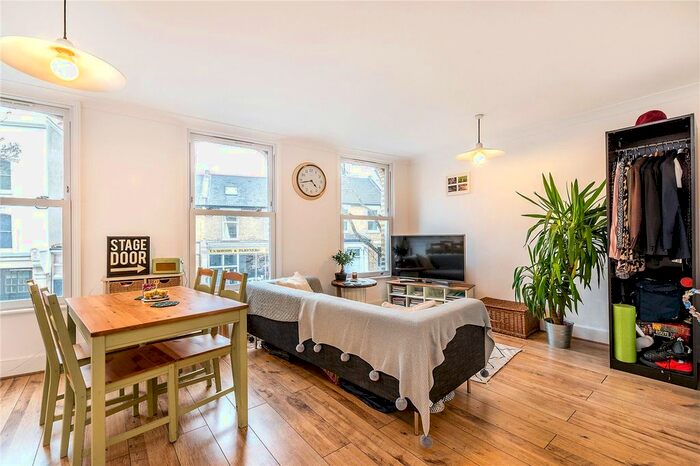 1 Bedroom Flat To Rent In Crystal Palace Road, East Dulwich, London, SE22