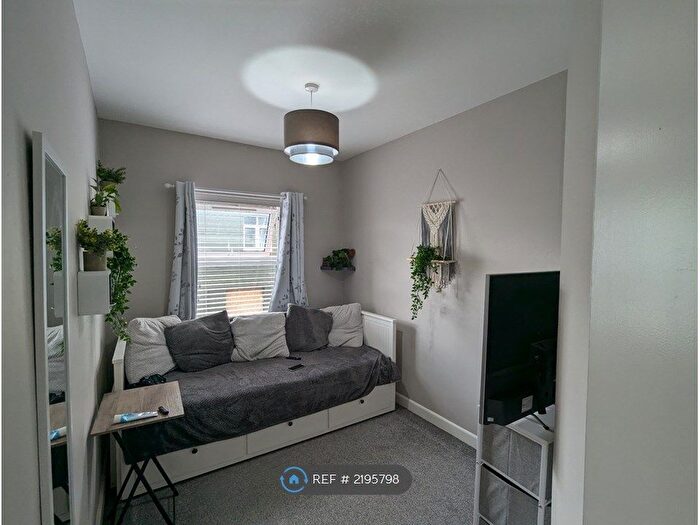 2 Bedroom Flat To Rent In Christchurch Road, Bournemouth, BH7