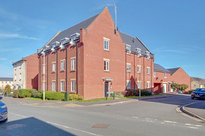 2 Bedroom Flat For Sale In Lasborough Drive, Tuffley, Gloucester, GL4